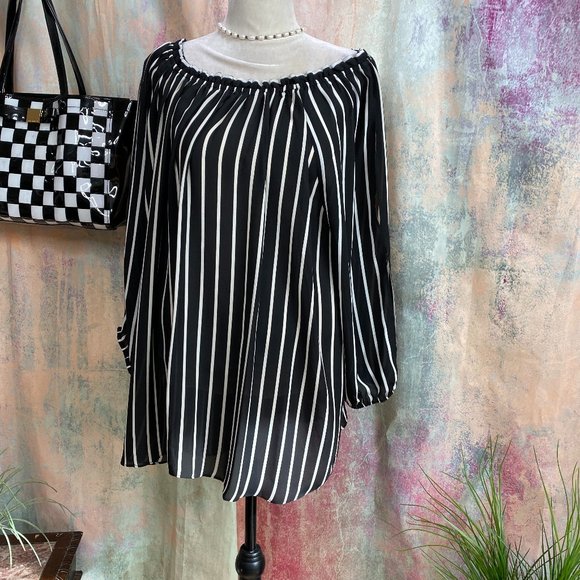 Violet & Claire Tops - 📌Violet & Claire Striped Carmen Style Blouse with 3/4 cold shoulder Sleeves